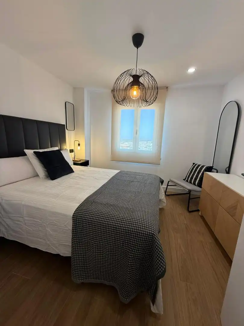 Schlafzimmer von Wohnung zur Miete in Linares mit Klimaanlage und Heizung