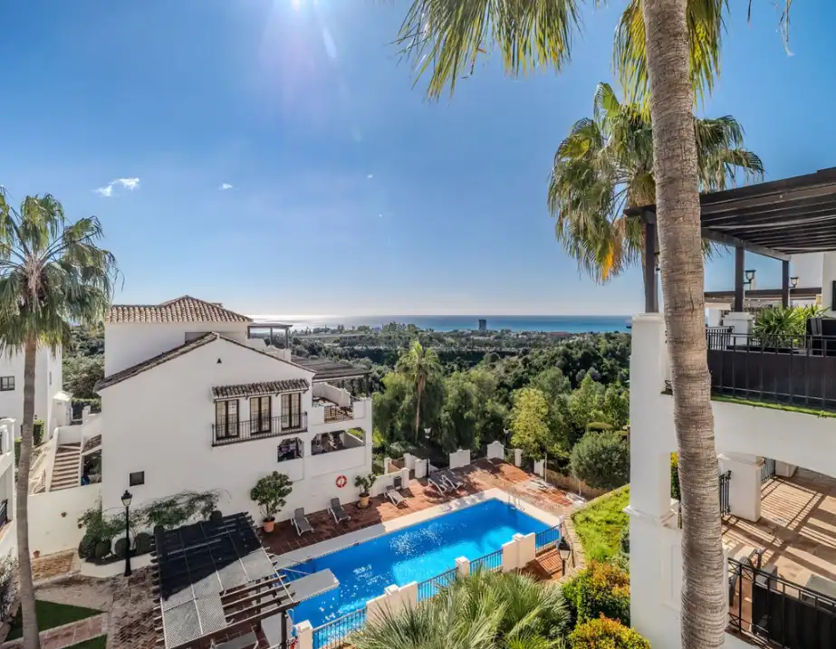 Piso con piscina en venta en Río Real - Los Monteros
