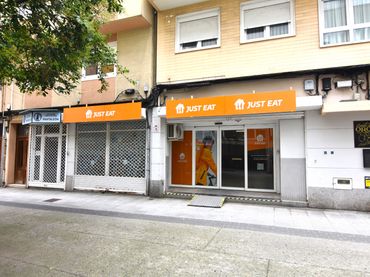 Locale commerciale in affitto a Rúa Barcelona