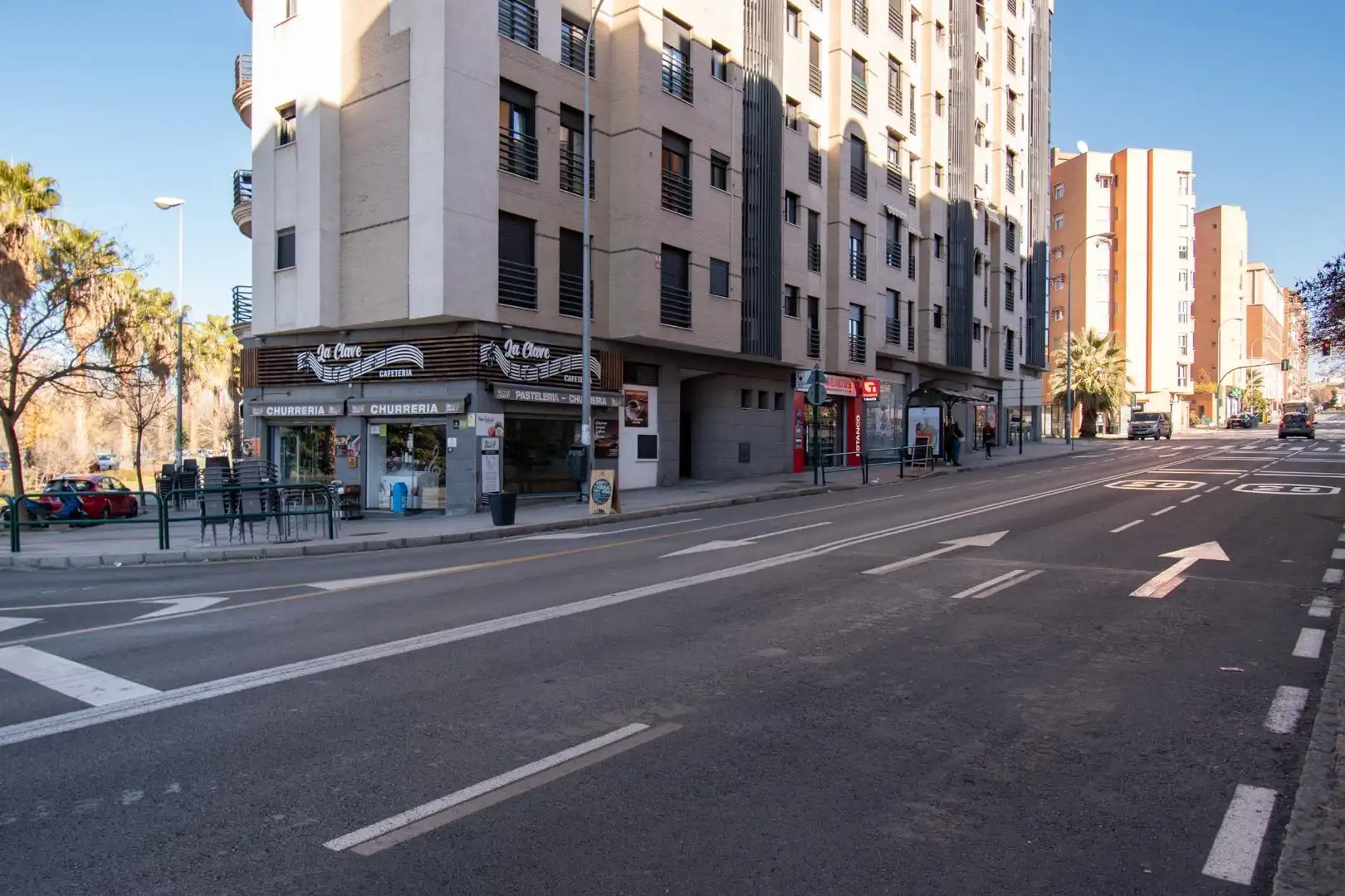 Vista exterior de Local en venta en Granada