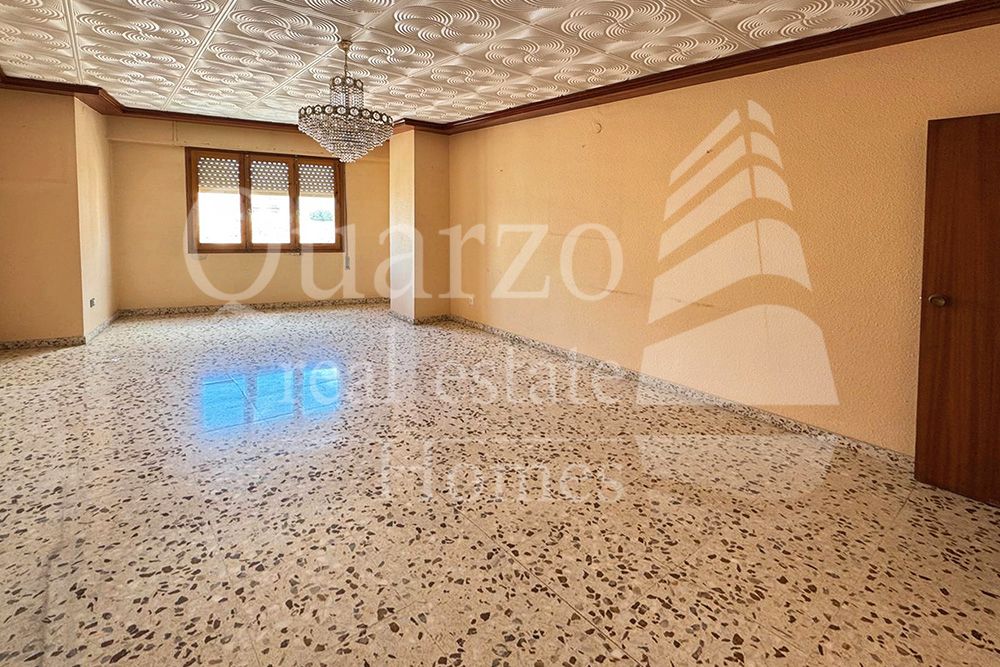 Flat for sale in Almansa  with Heating and Furnished