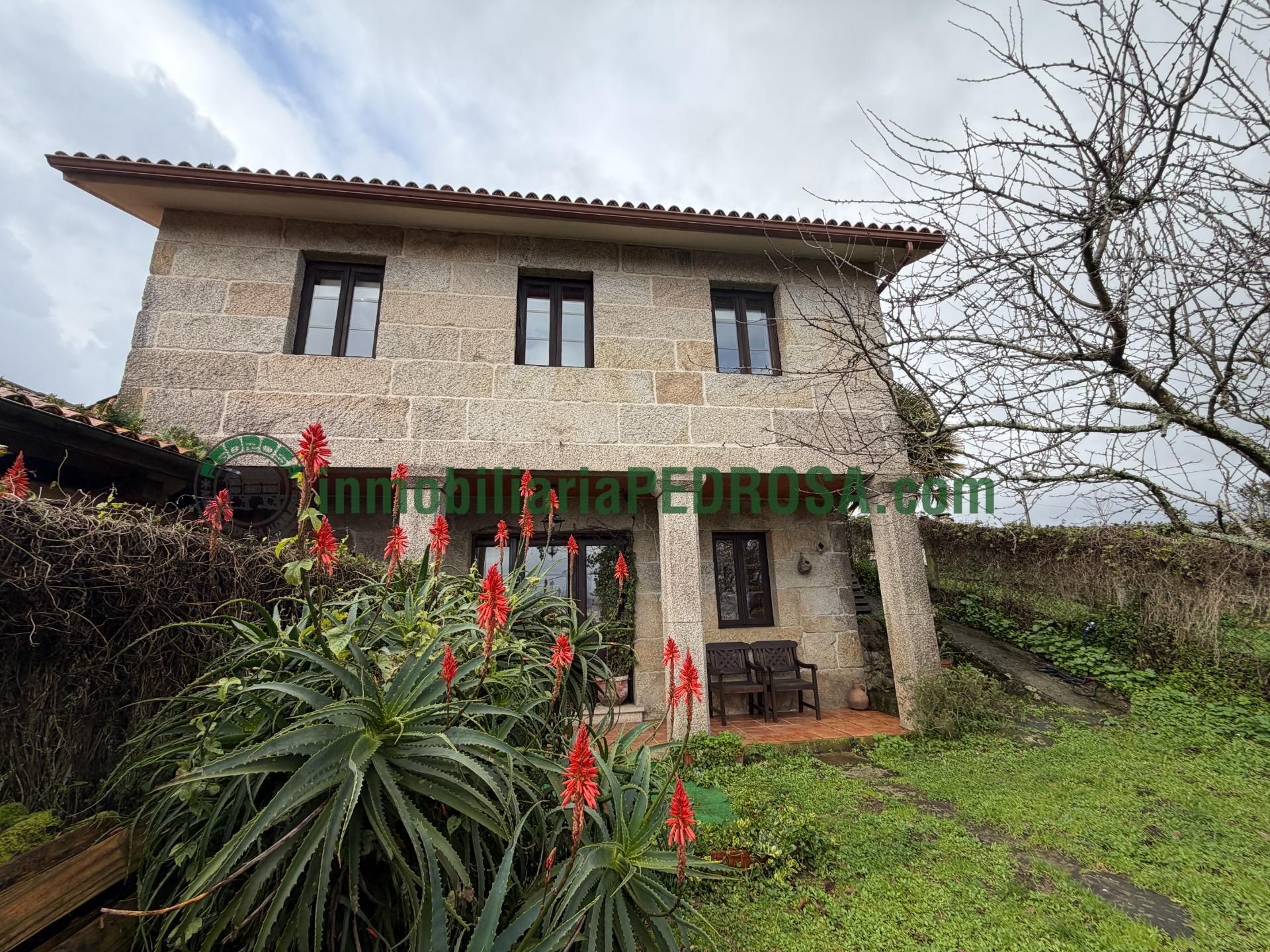 Exterior view of House or chalet to rent in Pontevedra Capital   with Private garden, Terrace and Furnished