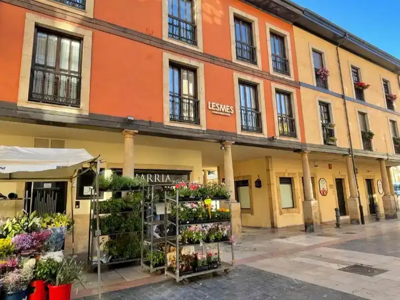 Außenansicht von Wohnung zur Miete in Oviedo 