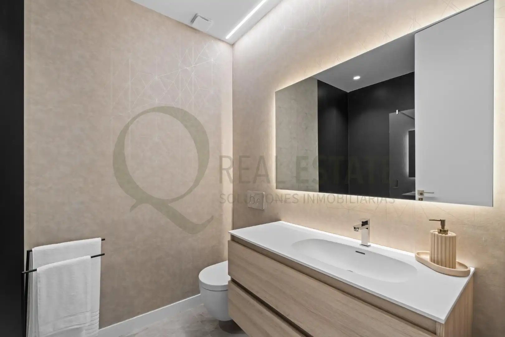Baño de Casa o chalet en venta en Benidorm con Aire acondicionado, Calefacción y Jardín privado