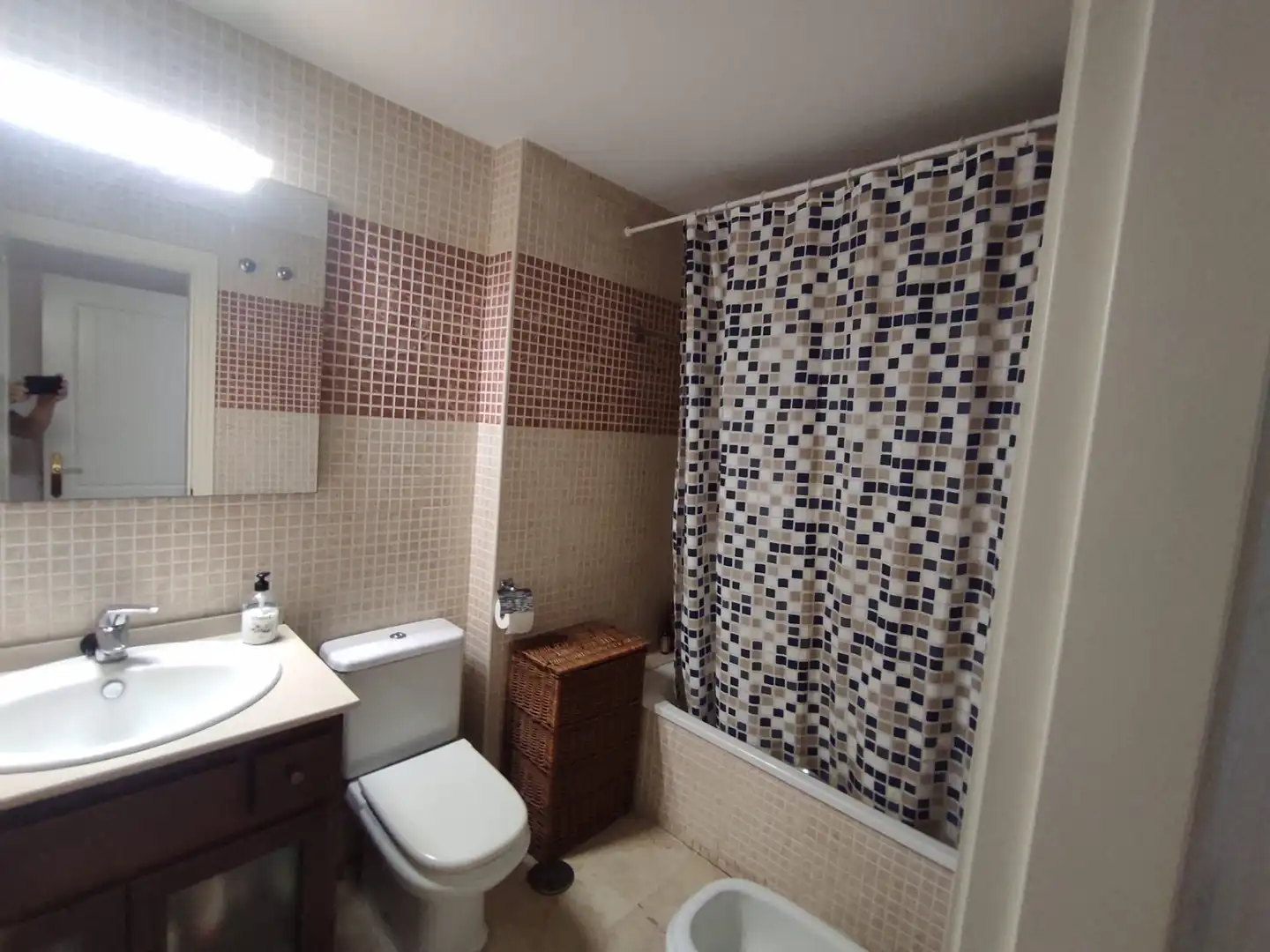 Baño de Piso en venta en Marbella con Calefacción, Terraza y Horno