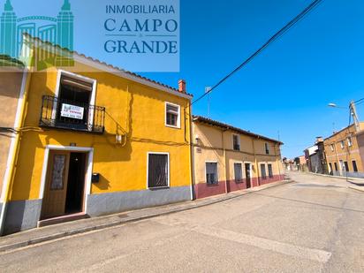 Exterior view of House or chalet for sale in Villarramiel  with Heating, Parquet flooring and Storage room