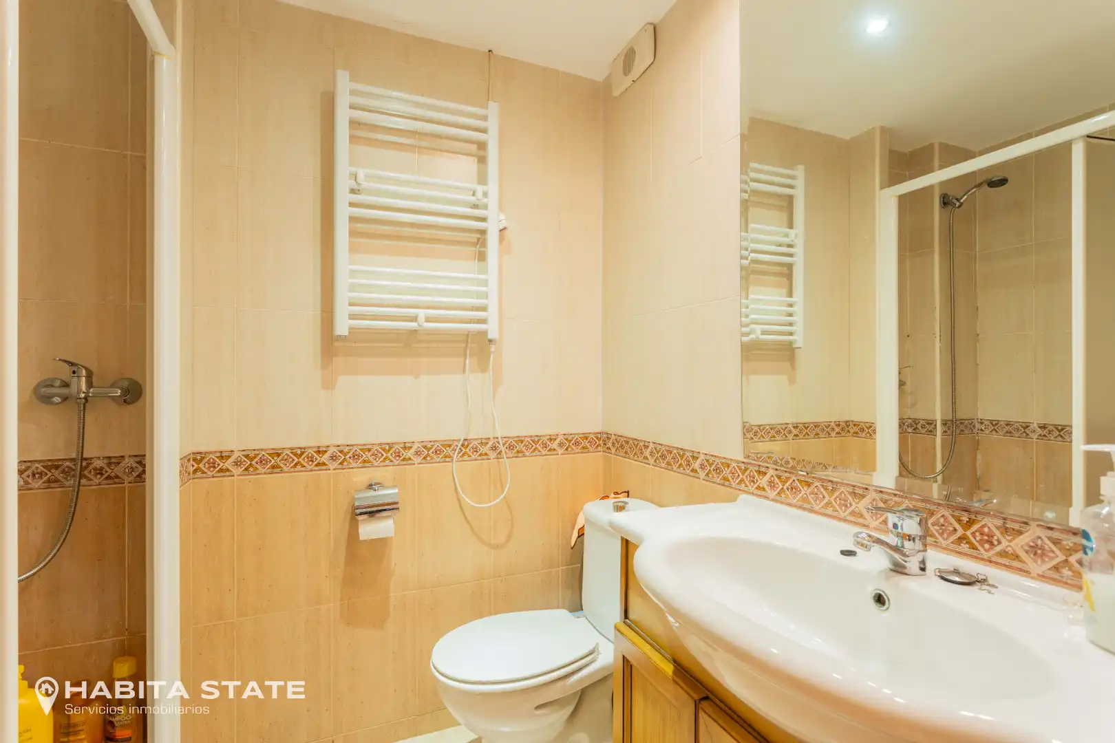Baño de Apartamento en venta en Almería con Aire acondicionado, Calefacción y Terraza