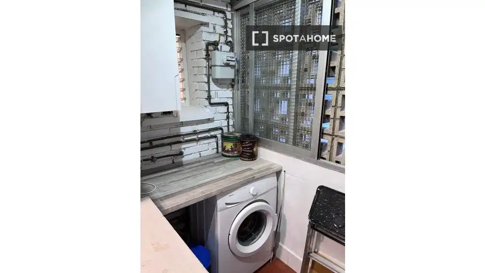 Habitación de Piso de alquiler en Alcalá de Henares con Aire acondicionado, Calefacción y Amueblado