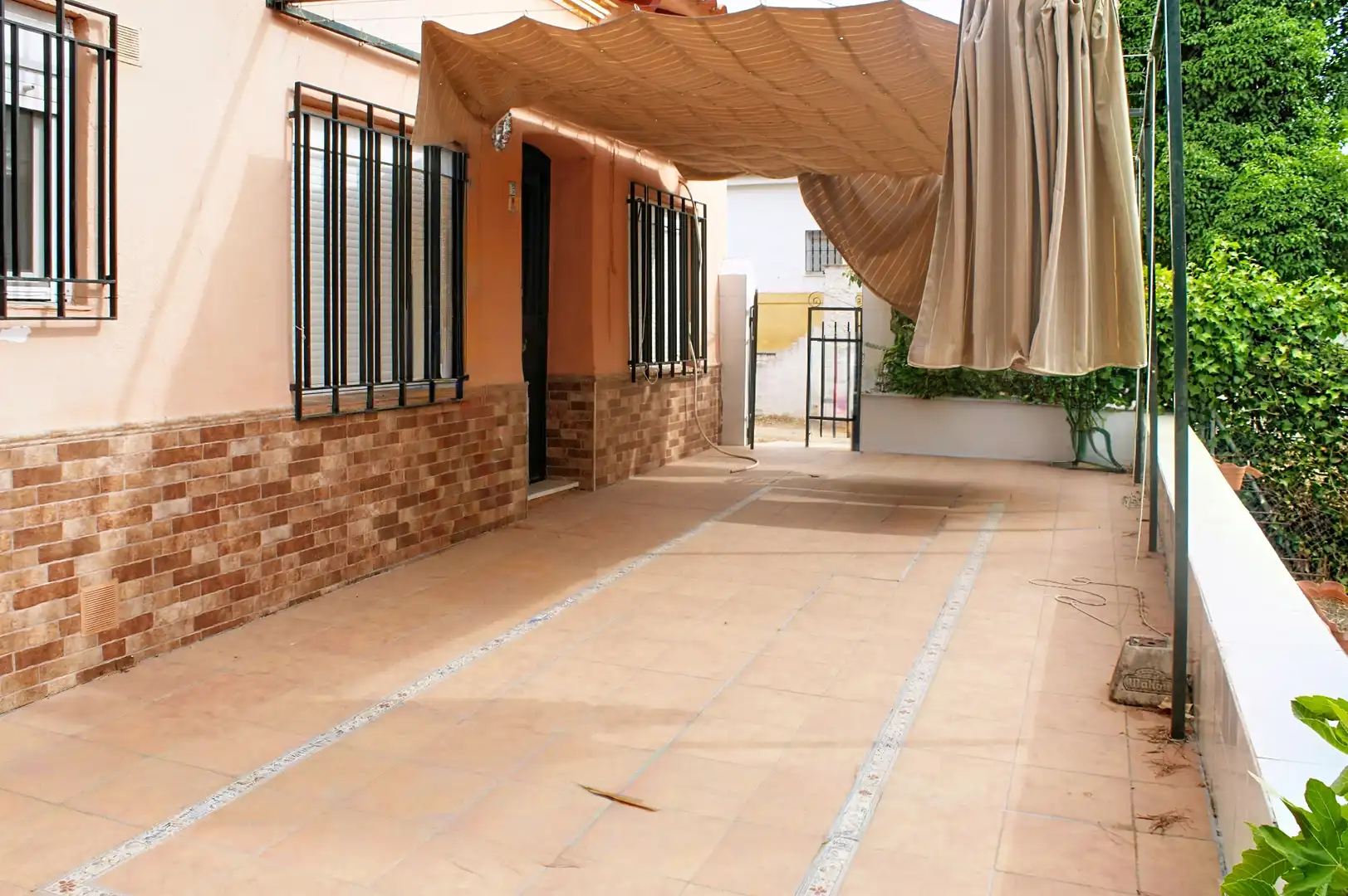 Chalet con jardín en venta en Valverde del Camino