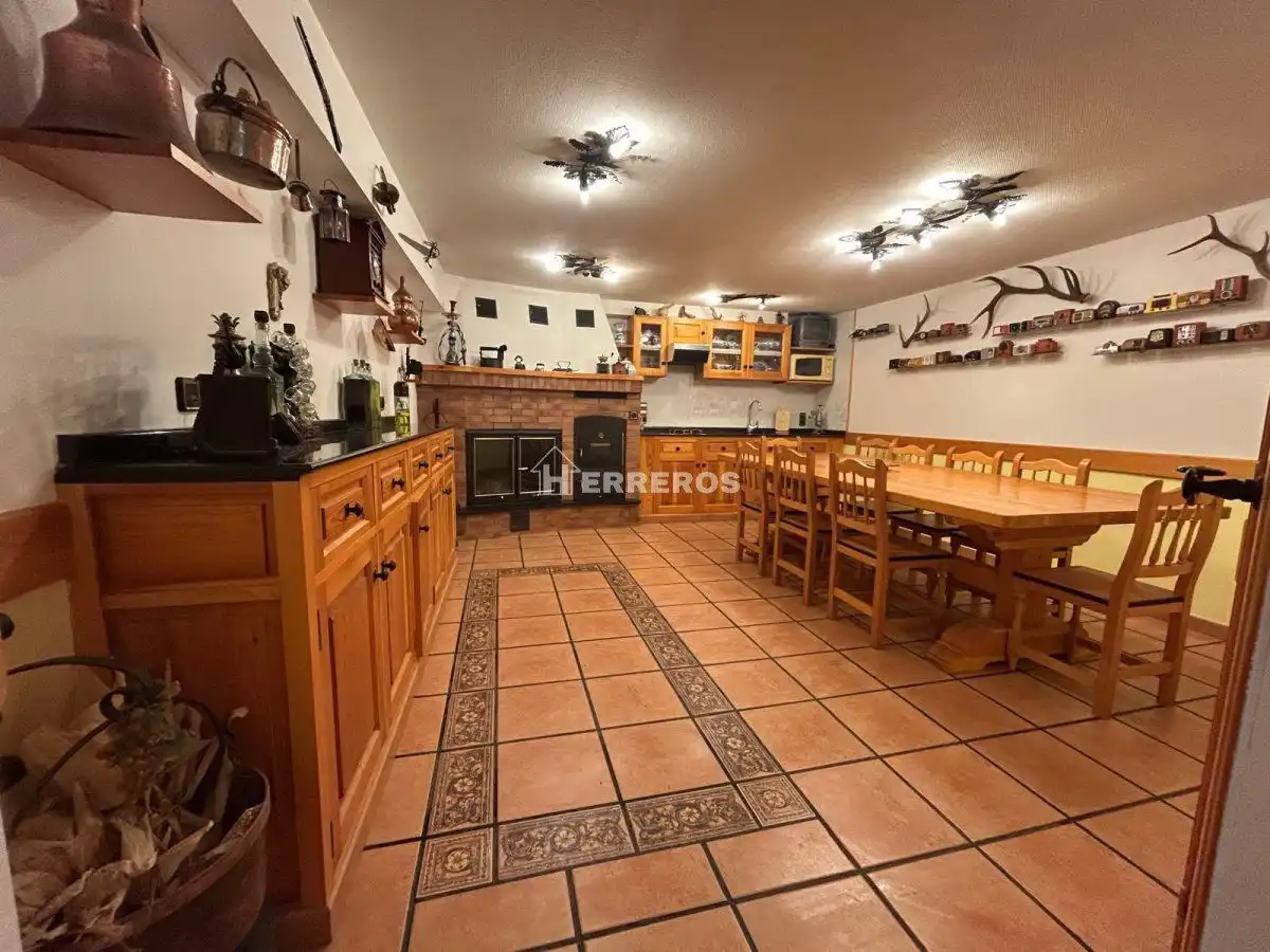 Casa adosada en venta en Baños de Río Tobía con Aire acondicionado, Calefacción y Parquet