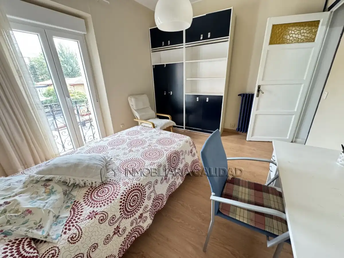 Habitación de Piso de alquiler en Burgos con Calefacción y Amueblado