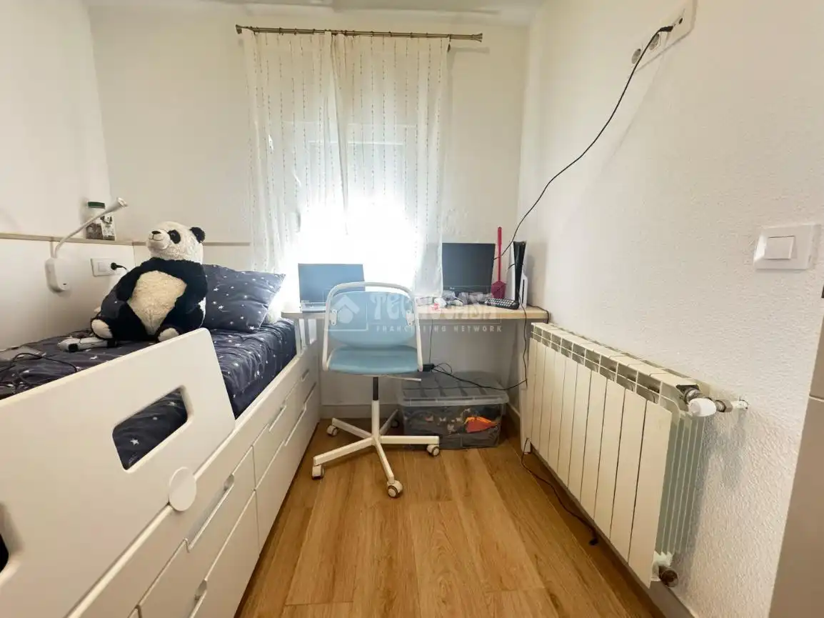 Dormitori de Casa adosada en venda en Aranjuez amb Aire condicionat i Calefacció
