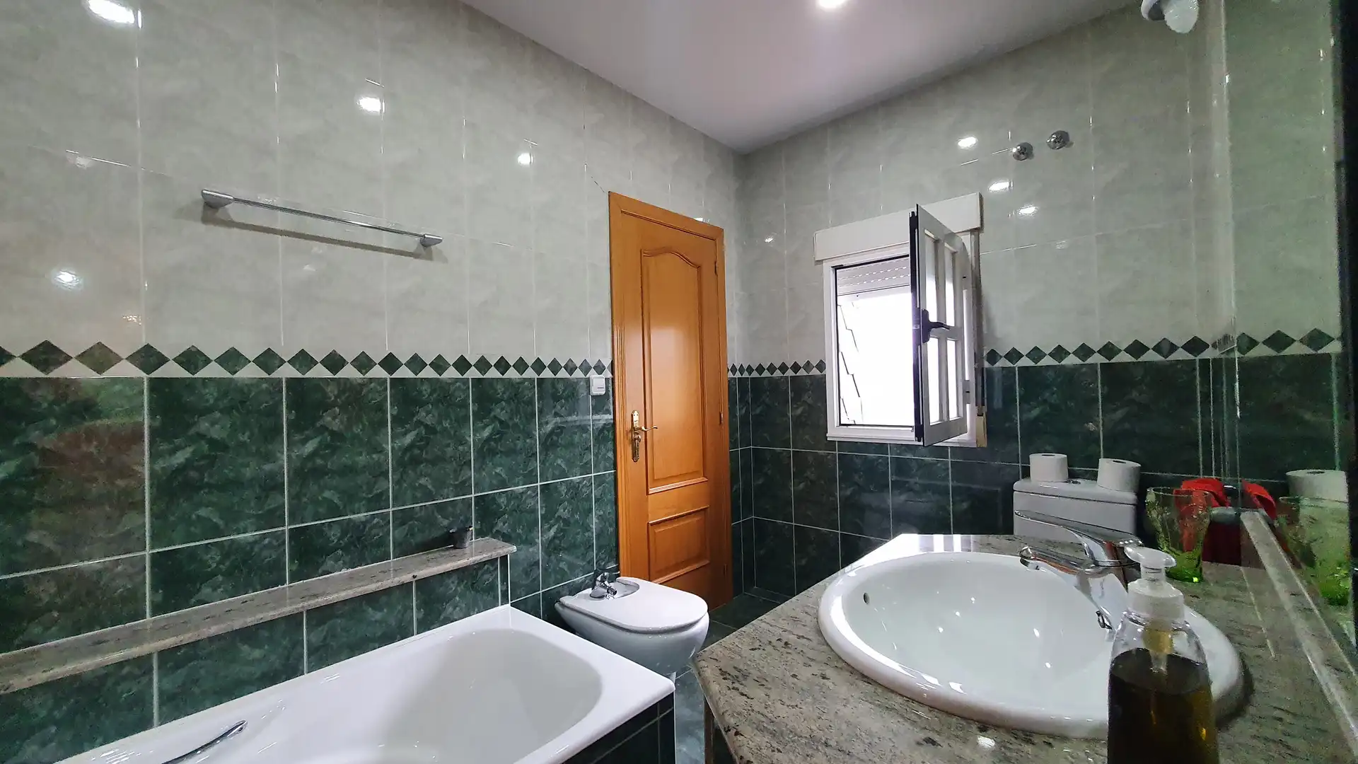 Baño de Casa o chalet en venta en Vega de Espinareda con Calefacción, Jardín privado y Terraza