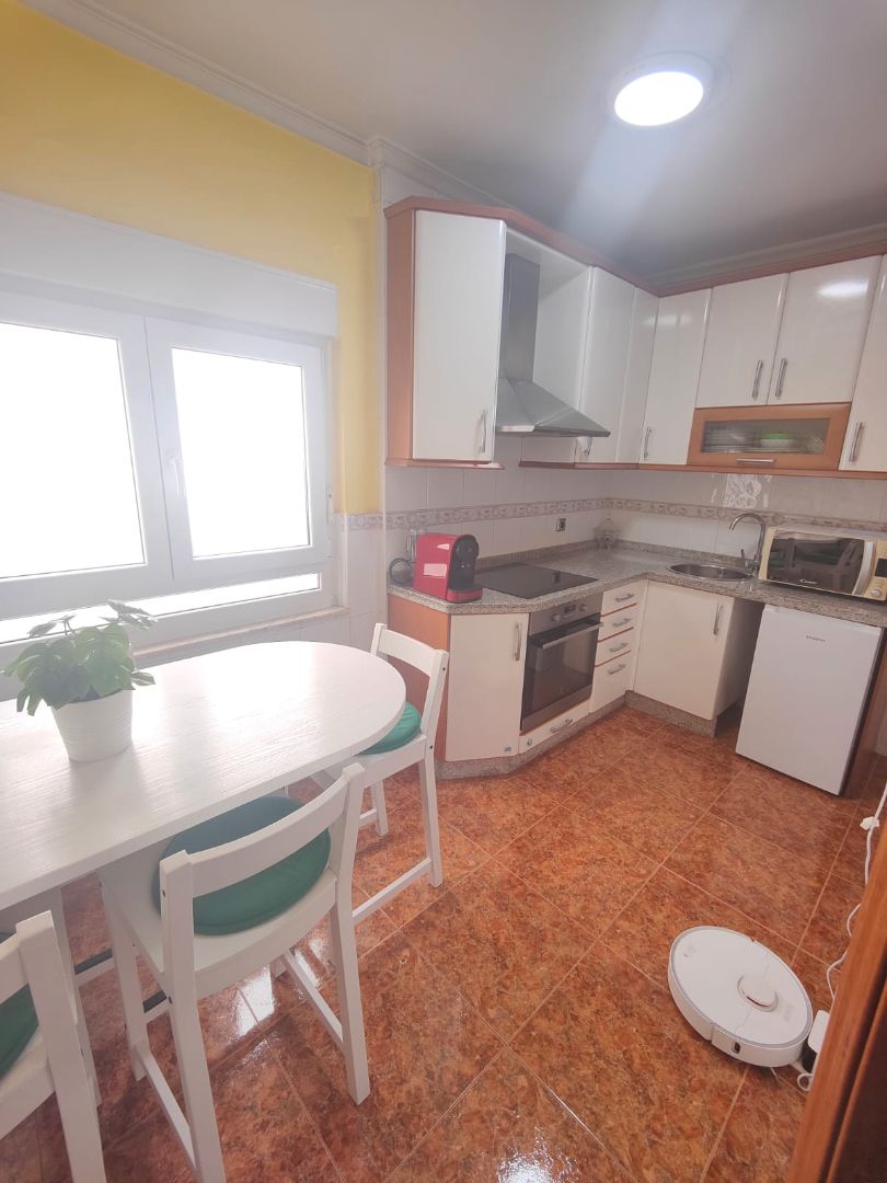 Cocina de Piso en venta en Oviedo  con Calefacción y Trastero