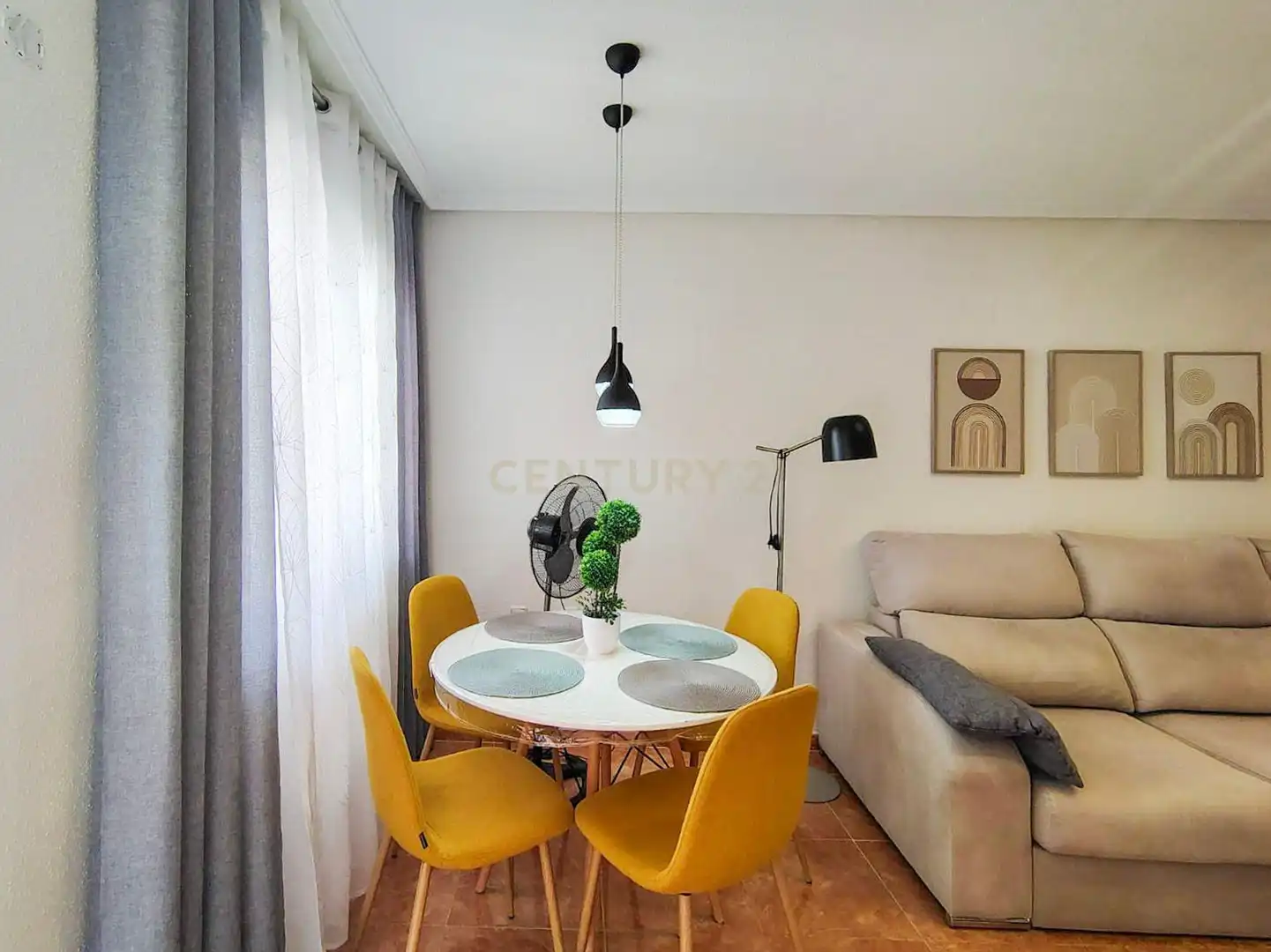 Dining room of Apartments for rent in Elche / Elx  with Air Conditioner, Oven and Washing machine