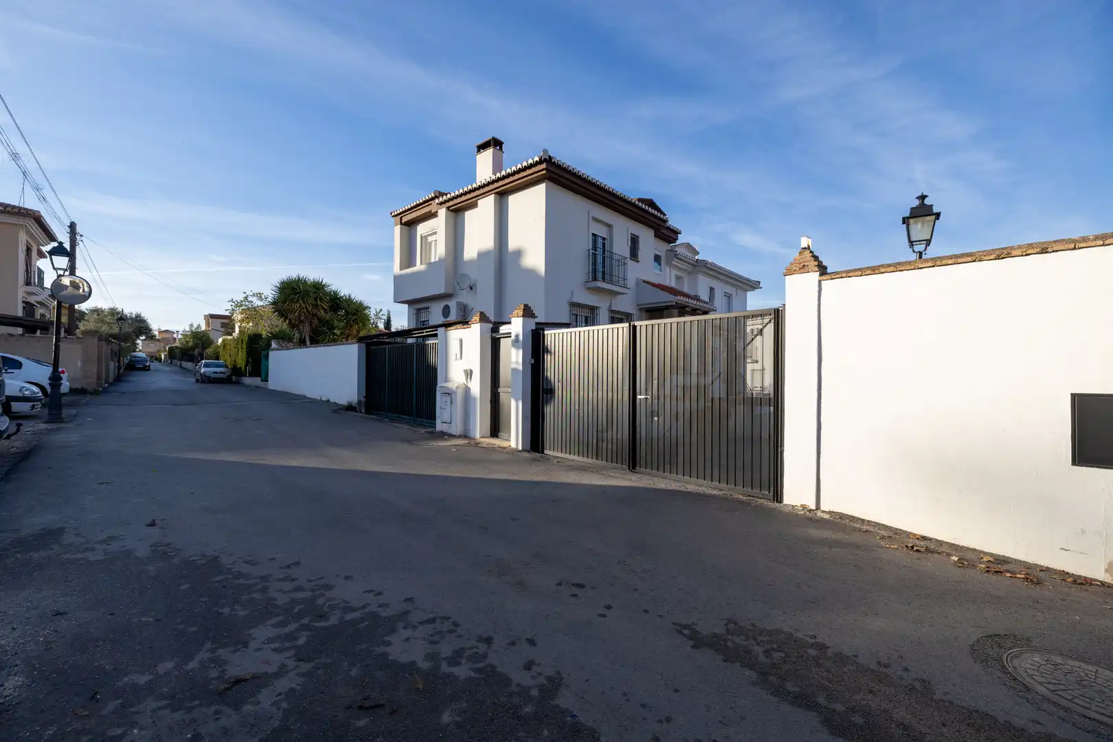 Vista exterior de Casa adosada en venda en Ogíjares amb Aire condicionat, Calefacció i Parquet