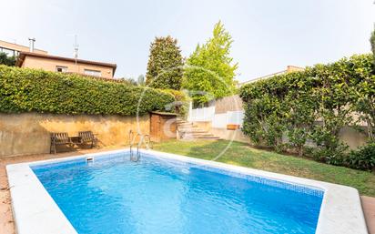 Swimming pool of House or chalet for sale in Sant Cugat del Vallès  with Air Conditioner, Heating and Private garden