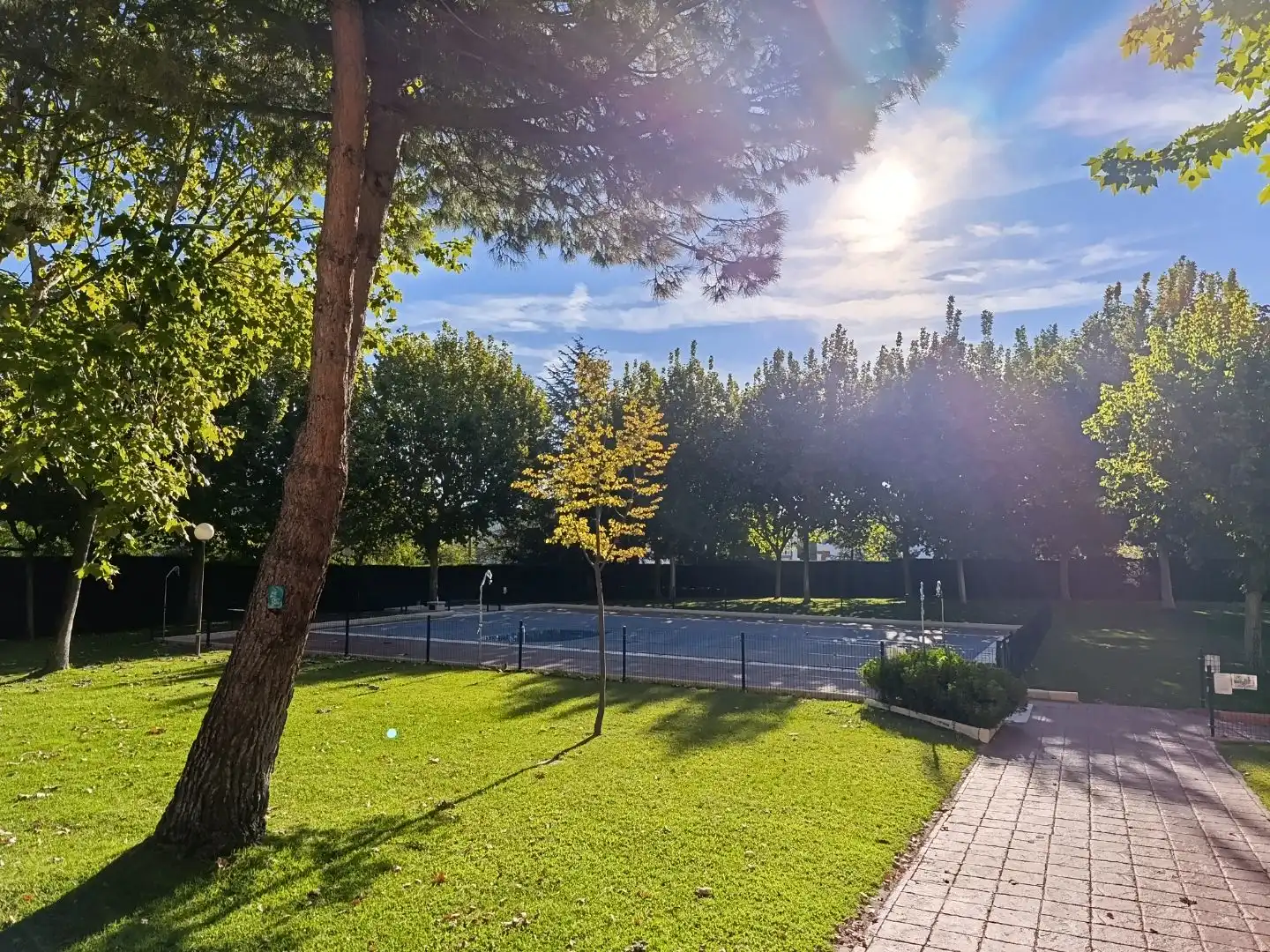Vista exterior de Pis en venda en Móstoles amb Aire condicionat, Calefacció i Jardí privat