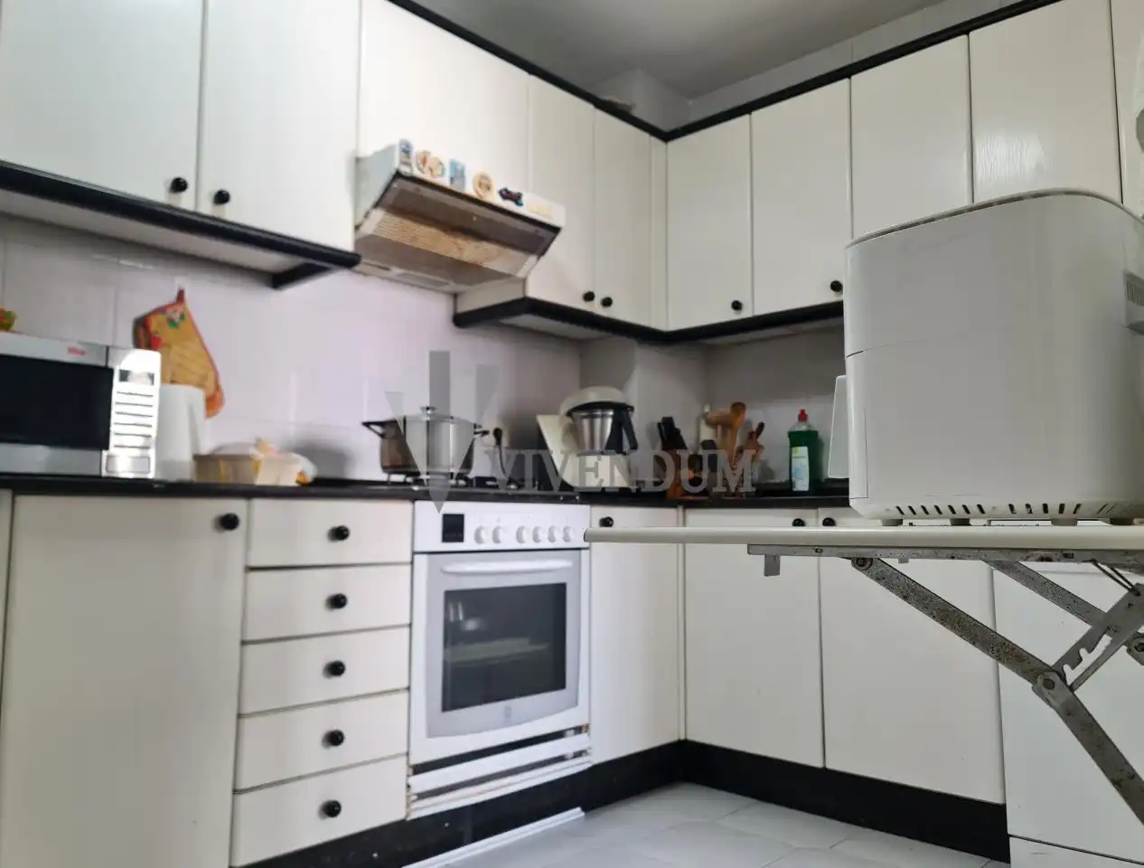 Cocina de Piso en venta en Vigo  con Calefacción, Terraza y Trastero