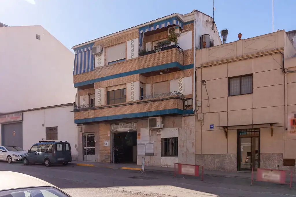 Vista exterior de Piso en venta en Mengíbar con Balcón