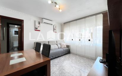 Sala d'estar de Planta baixa en venda en Badalona amb Calefacció