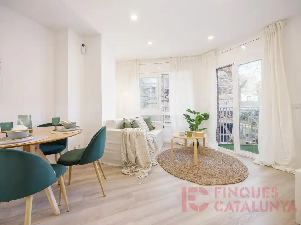 Living room of Flat for sale in Girona  with Balcony