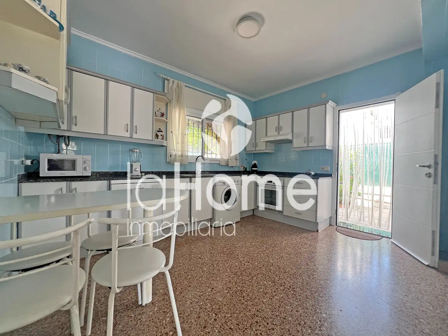Cuina de Casa o xalet en venda en Paterna amb Aire condicionat, Jardí privat i Terrassa