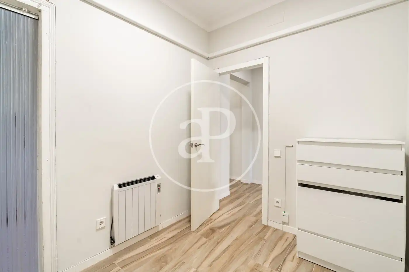 Wohnung zum Verkauf in Barcelona mit Klimaanlage, Heizung und Möbliert