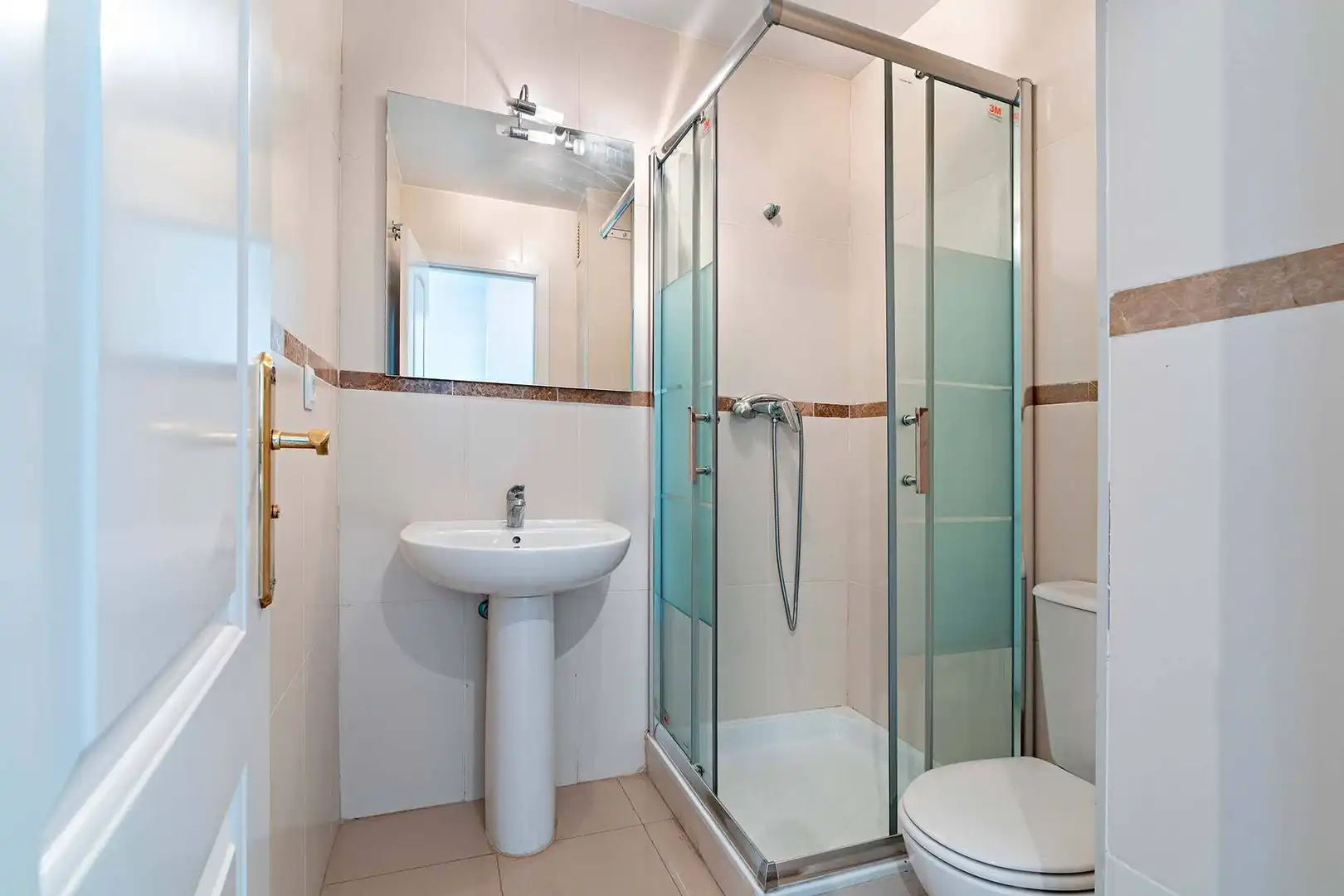 Baño de Piso en venta en Almería con Jardín privado, Terraza y Trastero