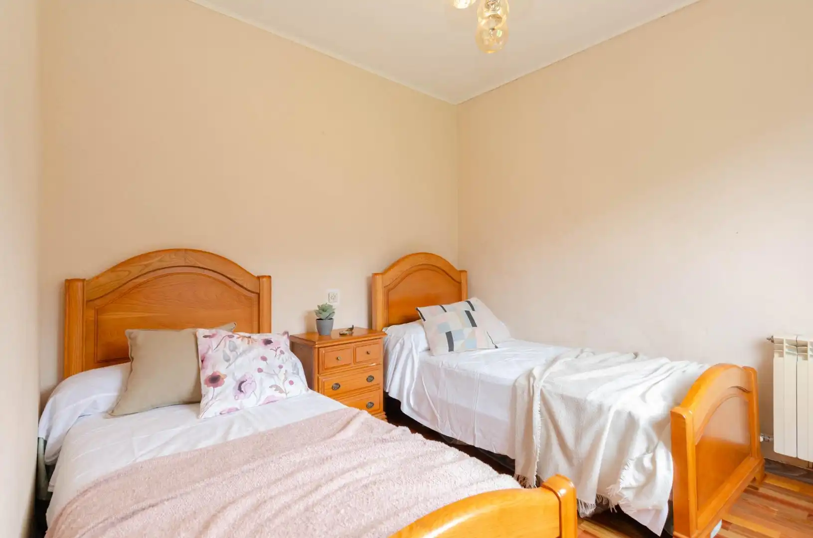 Habitación de Casa o chalet en venta en Salas con Calefacción, Jardín privado y Amueblado