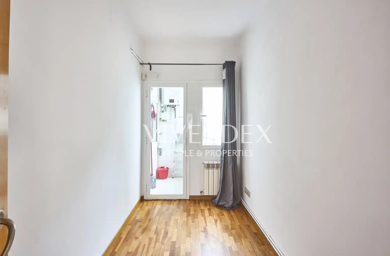 Bedroom of Flat for sale in Barcelona  with Heating, Parquet flooring and Balcony