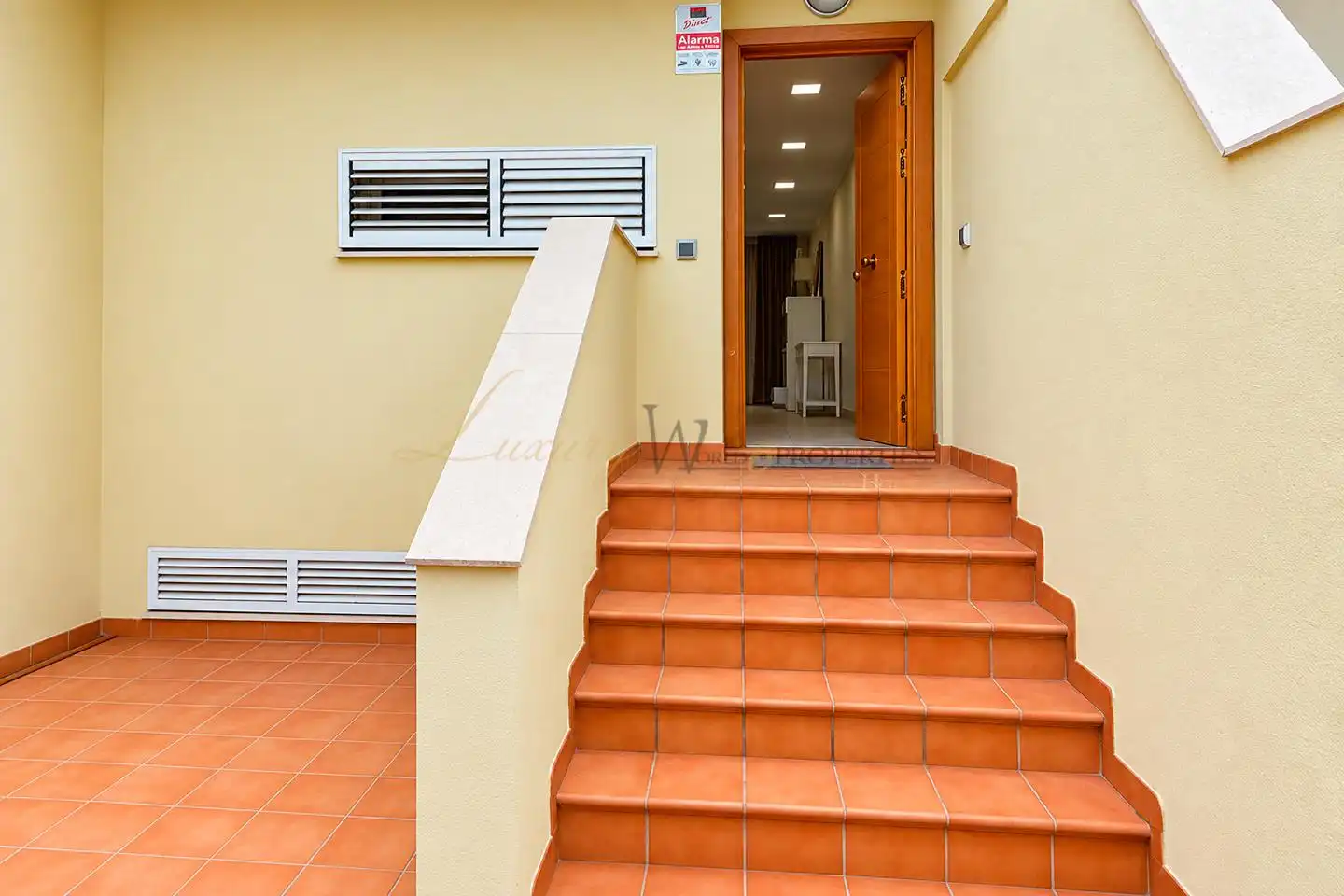 Casa con piscina en venta en Calle Beirut, imagen 5
