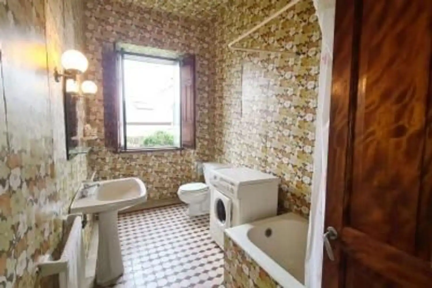 Bathroom of Houses for sale in Tapia de Casariego  with Private garden, Parquet flooring and Terrace