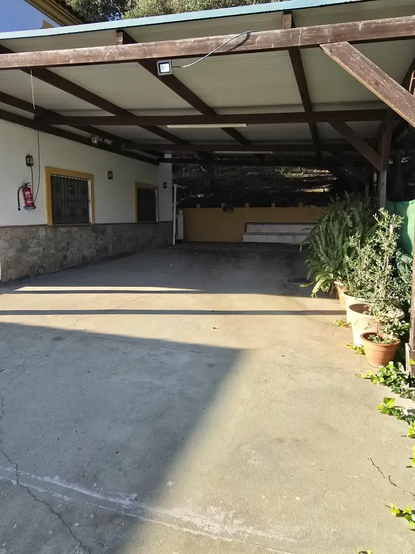 Aparcament de Casa o xalet en venda en Los Barrios