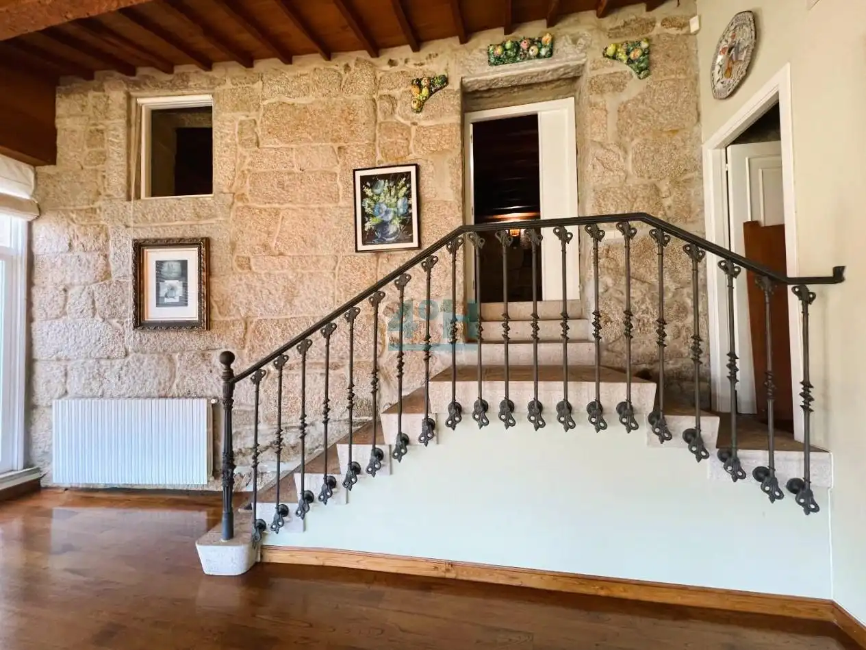 Country house zum Verkauf in San Cibrao das Viñas mit Heizung, Privatgarten und Terrasse