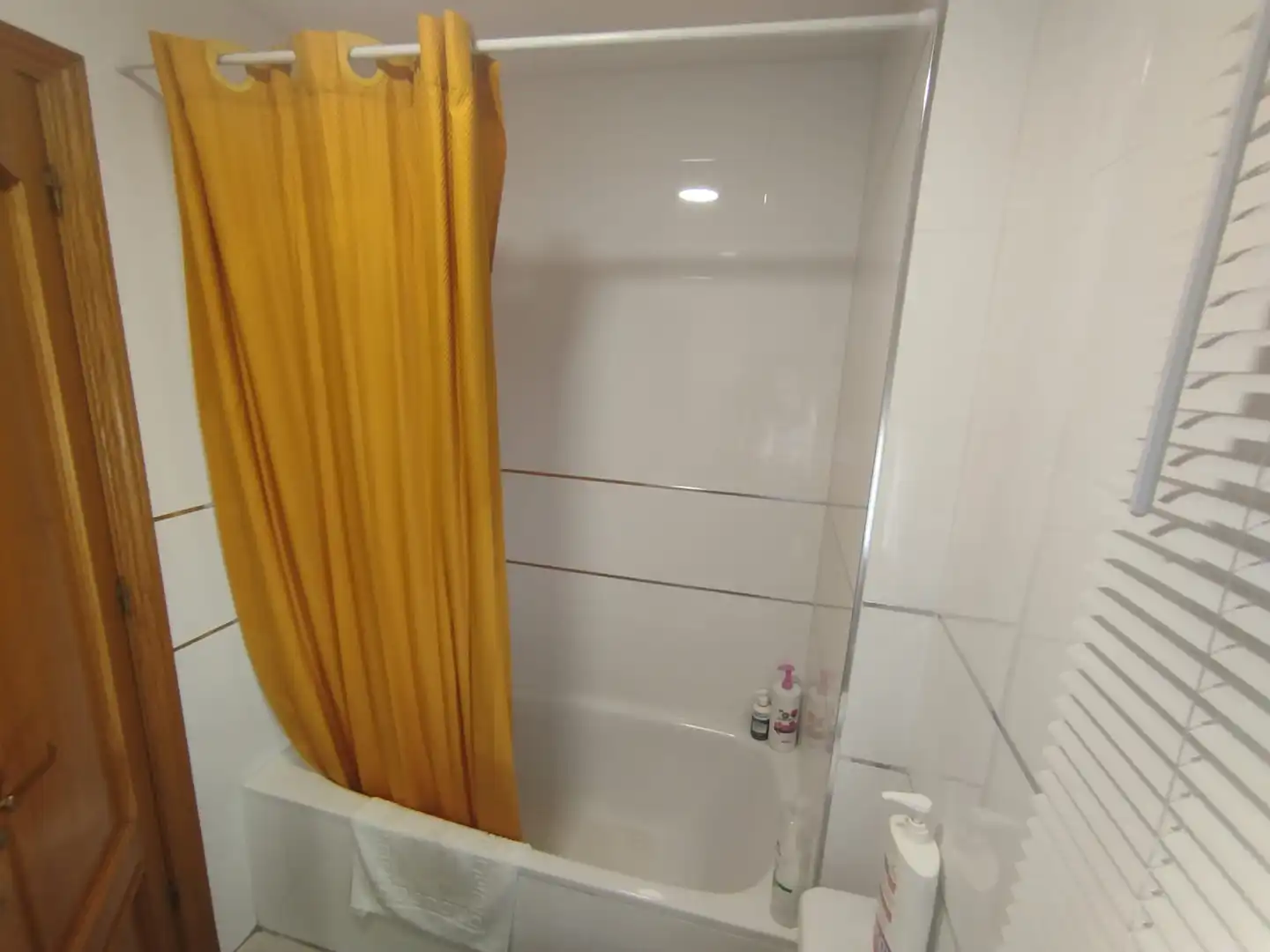 Badezimmer von Dachboden zum Verkauf in Albolote mit Terrasse, Abstellraum und Möbliert