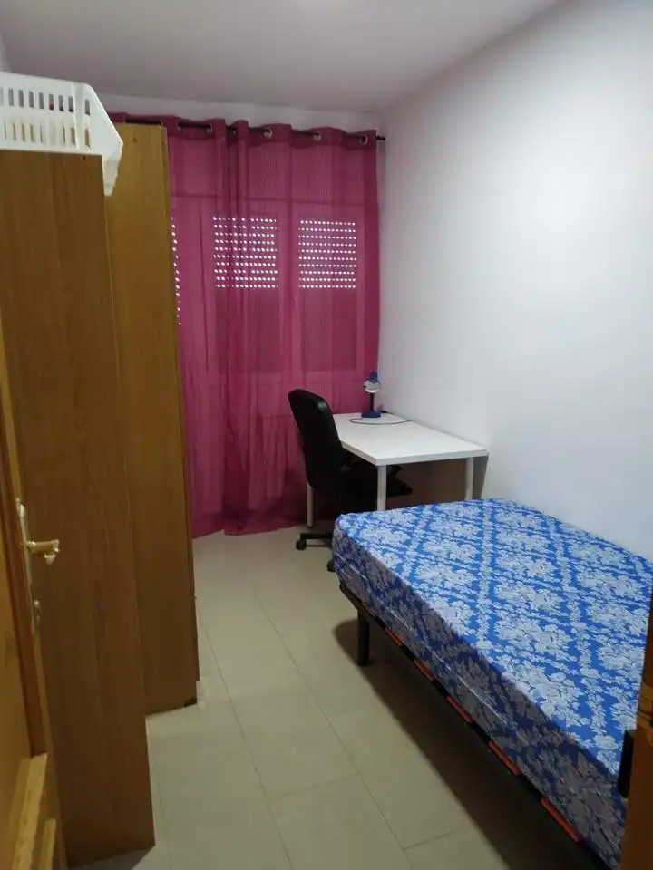 Bedroom of Flat for rent in Granada  with Furnished