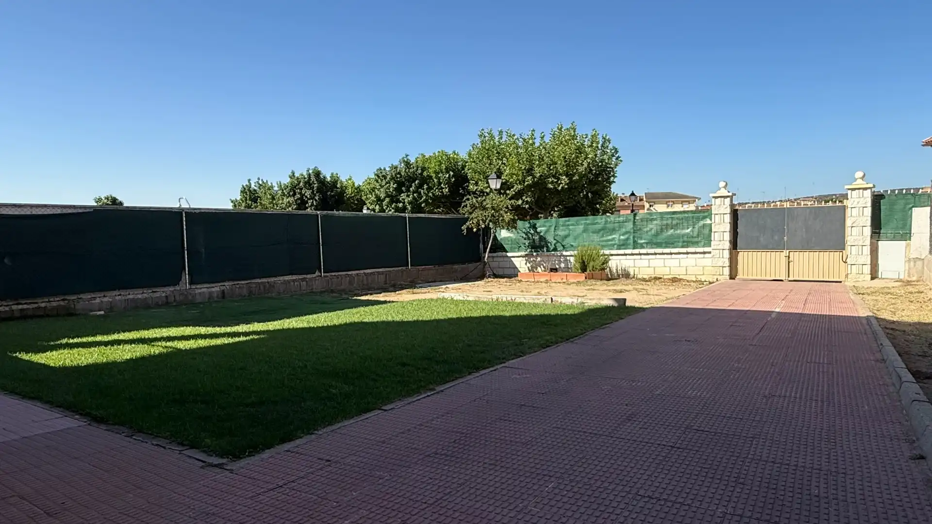 Casa aparellada amb jardí en venda a Plaza Mayor 9, imagen 3