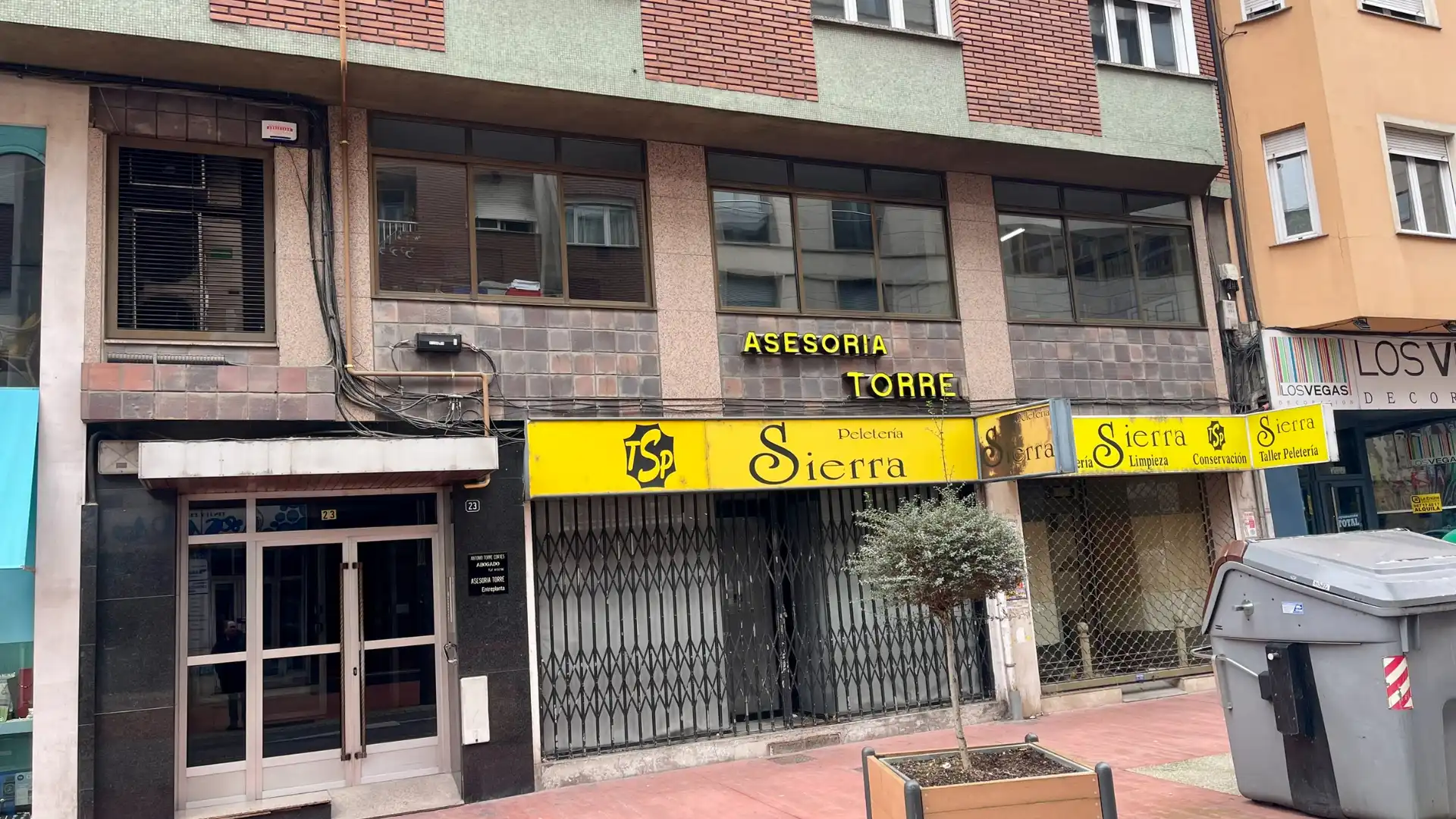 Local comercial en venda a Calle General Gómez Núñez 23, imagen 2