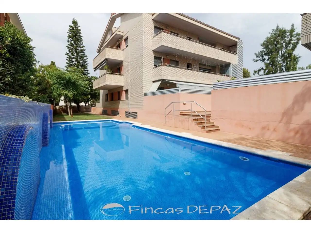 Piscina de Dúplex en venda en Castelldefels amb Aire condicionat, Calefacció i Parquet