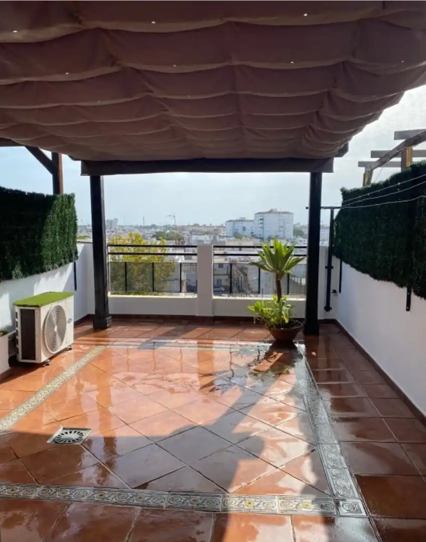 Terraza de Dúplex de alquiler en Dos Hermanas con Aire acondicionado, Parquet y Terraza