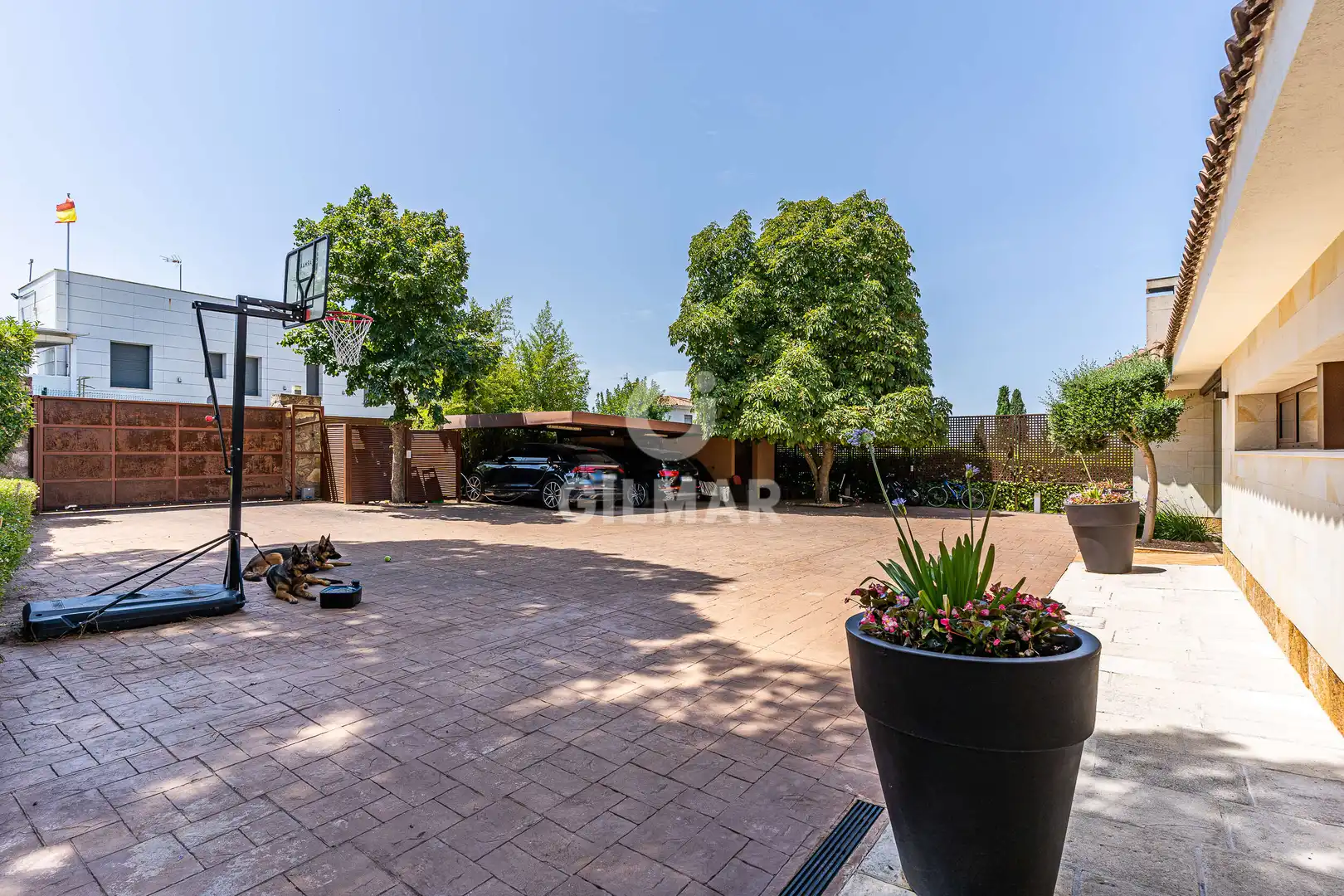 Vista exterior de Casa o xalet en venda en Boadilla del Monte amb Calefacció, Jardí privat i Piscina