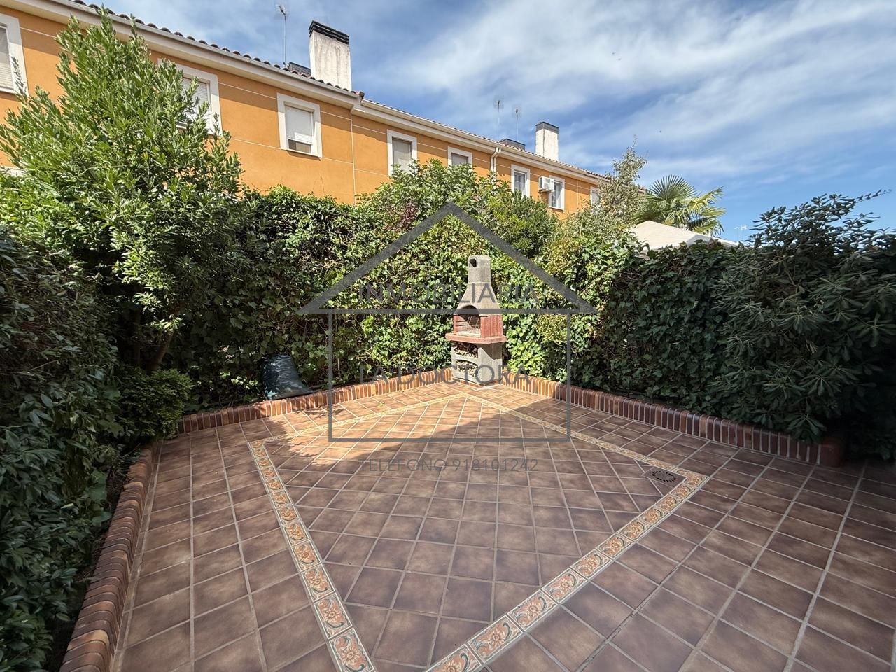 Jardí de Casa adosada en venda en Navalagamella amb Jardí privat