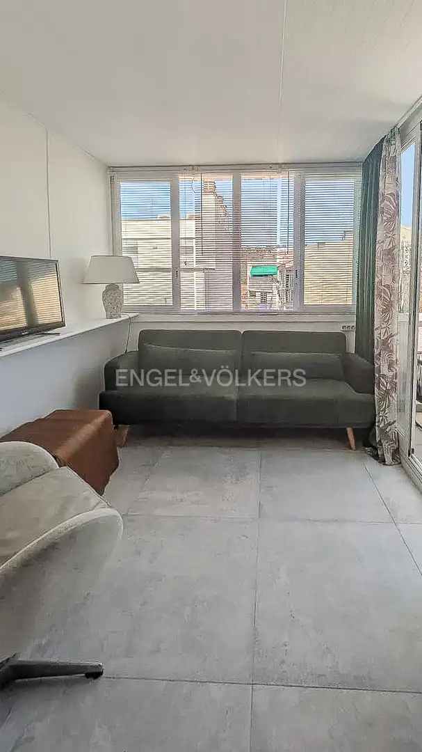 Sala d'estar de Àtic de lloguer en Sitges amb Aire condicionat, Calefacció i Terrassa
