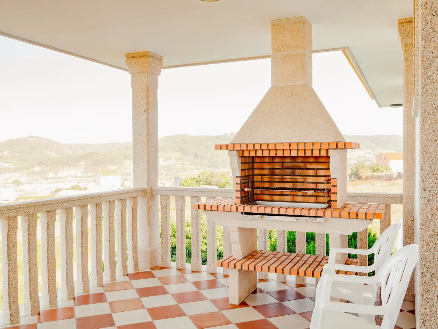 Terrassa de Casa o xalet en venda en Carballo amb Aire condicionat, Calefacció i Jardí privat
