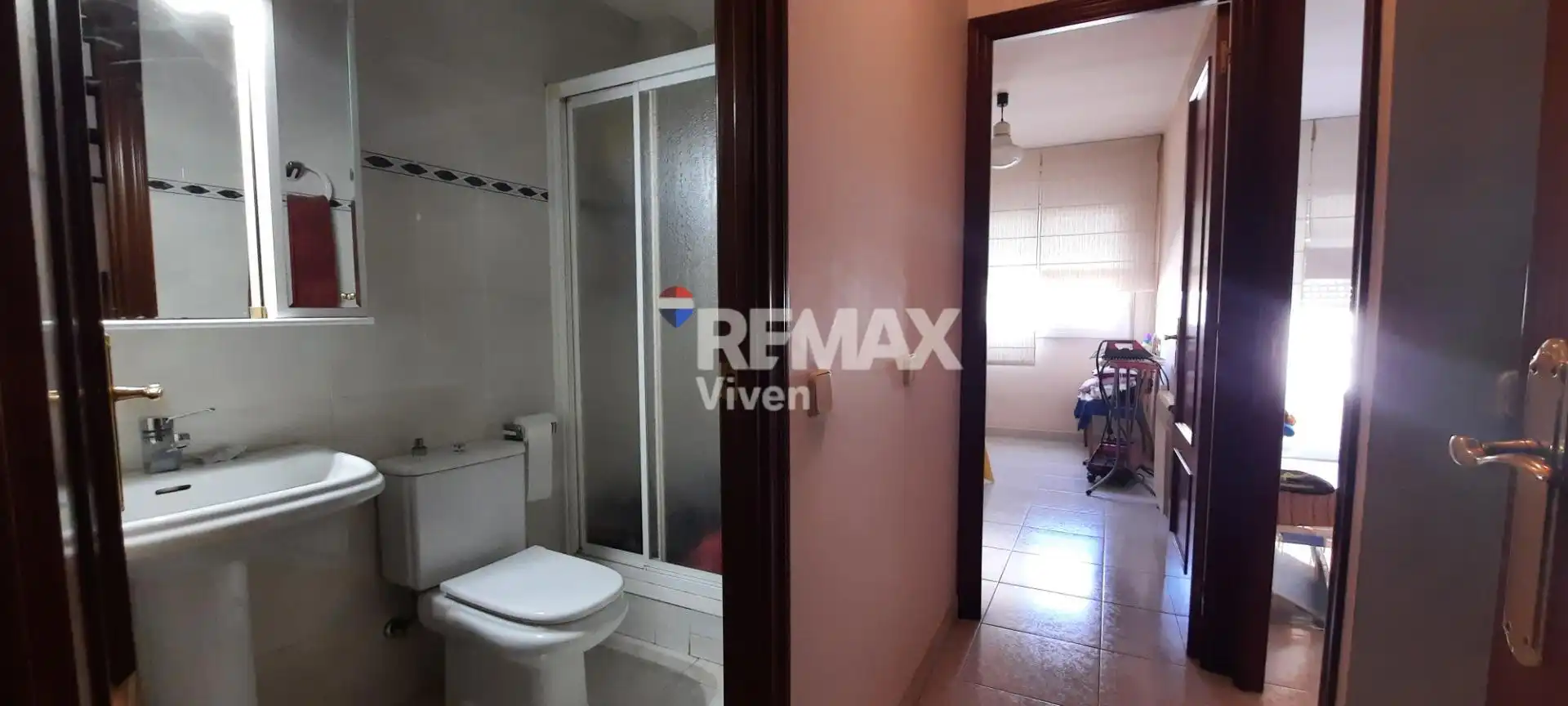Habitación de Casa adosada en venta en Vilanova i la Geltrú con Aire acondicionado, Jardín privado y Terraza