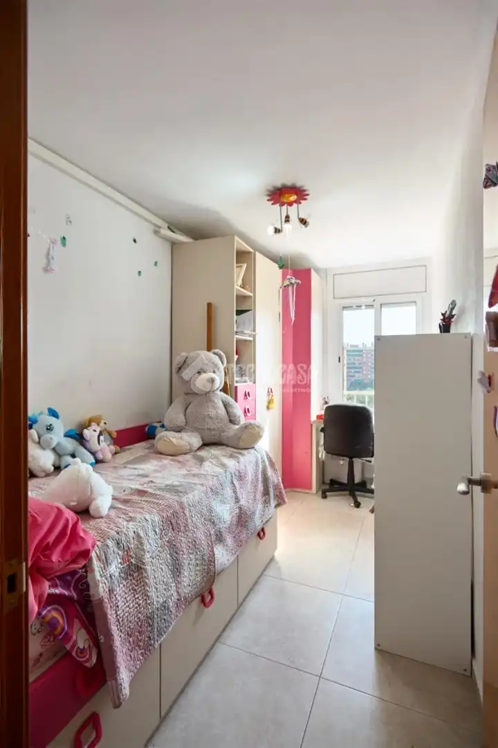 Habitación de Piso en venta en Badalona con Aire acondicionado, Calefacción y Amueblado