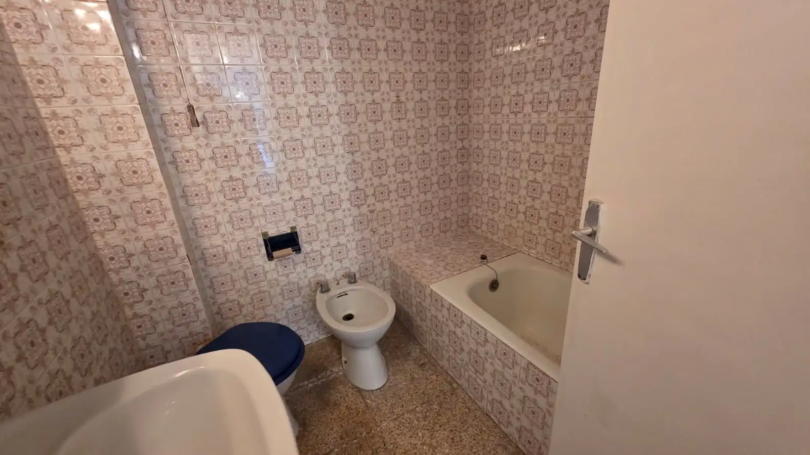 Baño de Piso en venta en Castro-Urdiales con Terraza