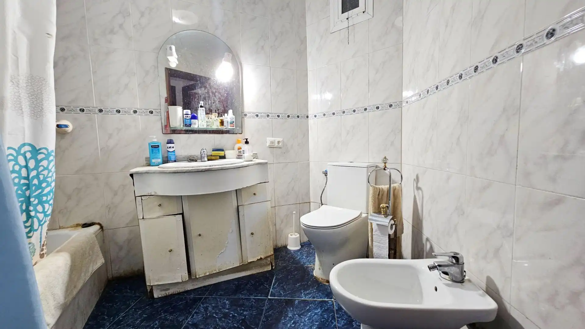 Bathroom of Apartments for sale in Puerto Marina