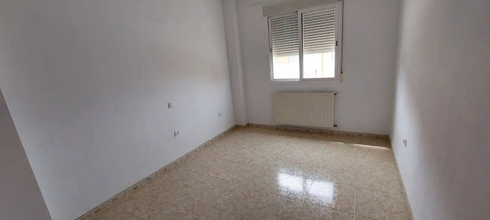 Habitación de Casa adosada de alquiler en Badajoz con Calefacción, Jardín privado y Terraza